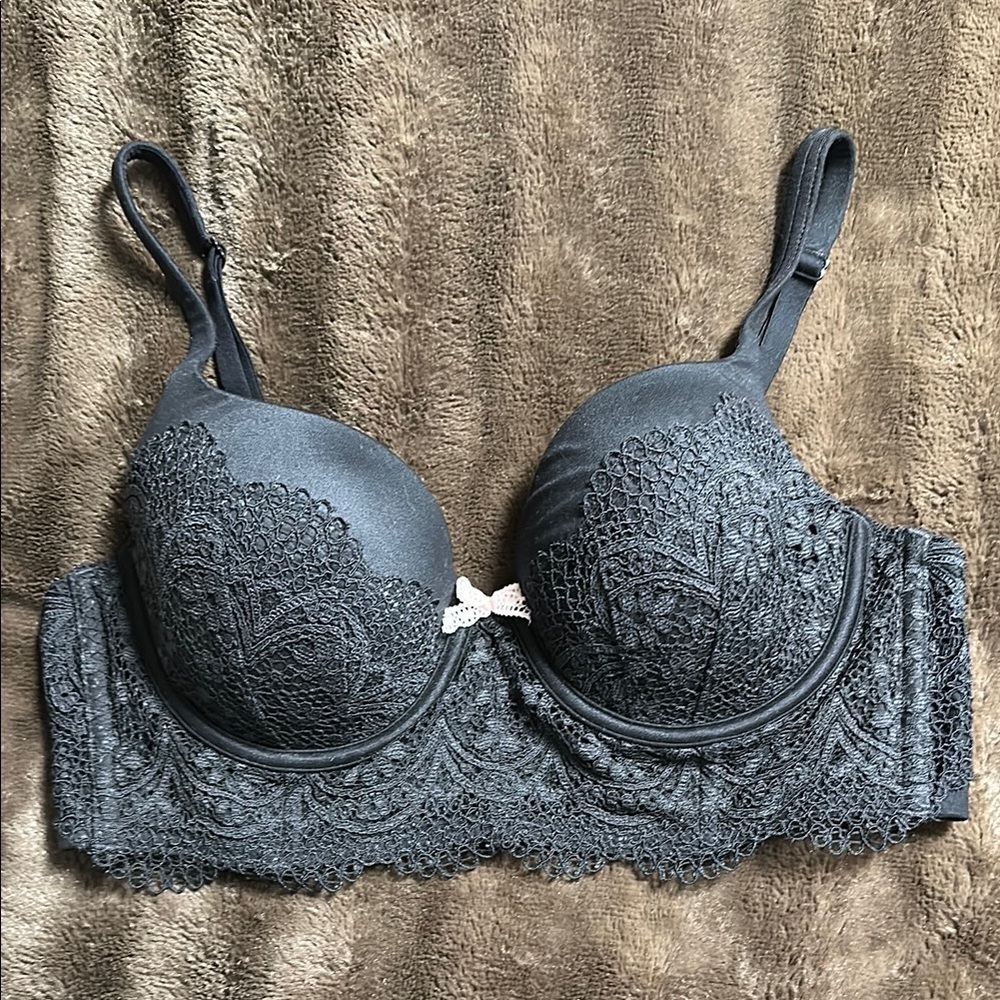 VICTORIAS SECRET Body by Victoria Lined Demi Black Lace Sz 36D